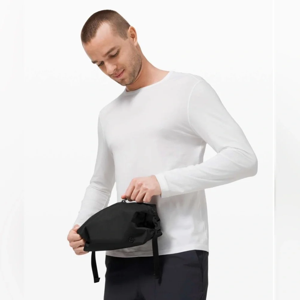 Lululemon Command The Day Kit *5L, Black (Fourth Release) - Picture 2 of 11